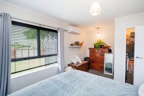 Photo of property in 127 Apollo Parade, Milson, Palmerston North, 4414