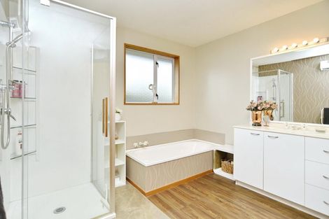 Photo of property in 2/66 Dunedin Street, Redwood, Christchurch, 8051