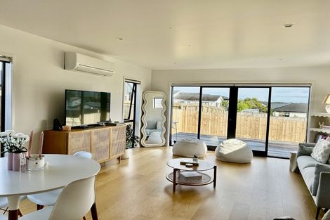 Photo of property in 25 Paihere Street, Huapai, Kumeu, 0810