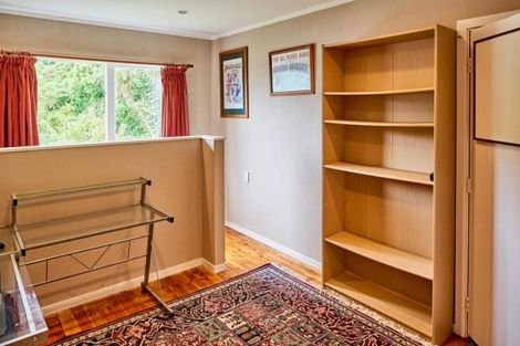 Photo of property in 5 Beavis Lane, Karori, Wellington, 6012