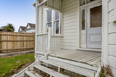 Photo of property in 15 Cornwall Street, Eltham, 4322