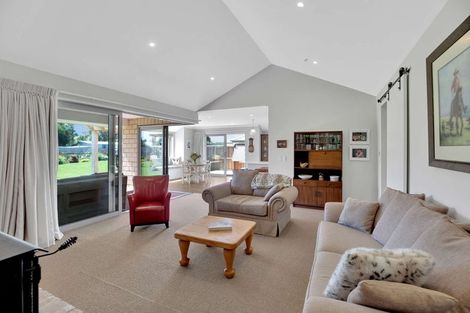 Photo of property in 6 Hunter Lane, Amberley, 7410