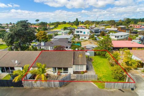 Photo of property in 2/230 Valley Road, Mount Maunganui, 3116