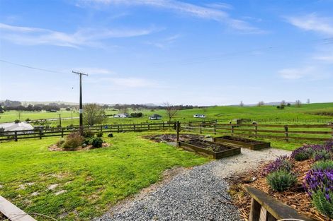 Photo of property in 947 Mangakahia Road, Poroti, Whangarei, 0179