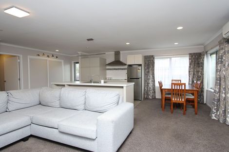 Photo of property in 238 Wainoni Road, Avondale, Christchurch, 8061