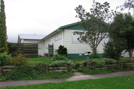 Photo of property in 51 Hillcrest Drive, Kelvin Grove, Palmerston North, 4414