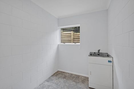 Photo of property in 10 Fairview Place, Westown, New Plymouth, 4310