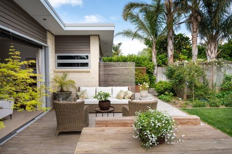 Photo of property in 42 Wellwood Terrace, Te Awanga, 4102