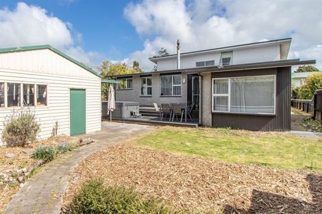 Photo of property in 6 Kowhai Street, Inglewood, 4330