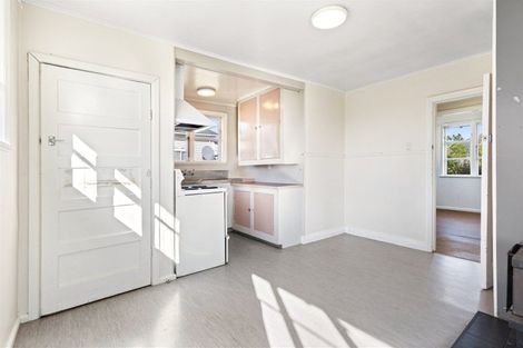 Photo of property in 89 Russell Street, Westport, 7825