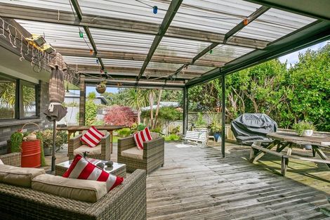 Photo of property in 80 Wairau Road, Oakura, 4314