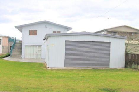 Photo of property in 240 Beverley Terrace, Whangamata, 3620