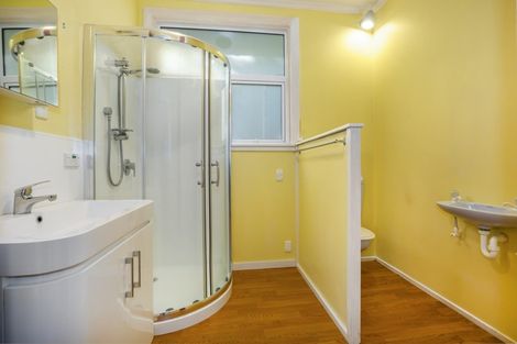 Photo of property in 53a Bayview Road, Paremata, Porirua, 5024