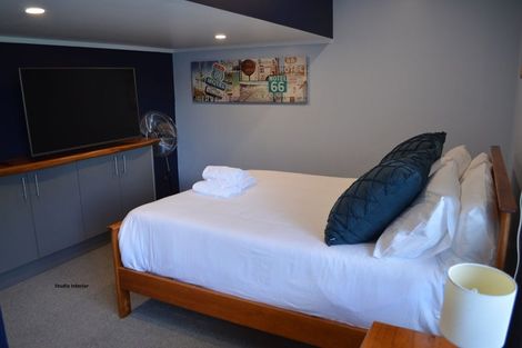 Photo of property in 186 Victoria Street, Coromandel, 3506