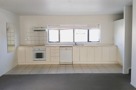 Photo of property in Krisley Court, 1/6 Ambrico Place, New Lynn, Auckland, 0600