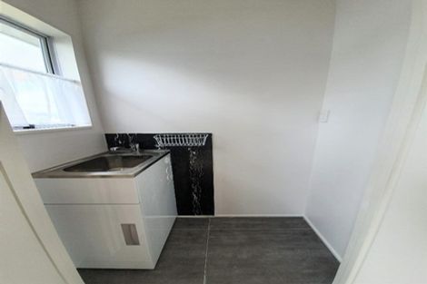 Photo of property in 2/43 Solveig Place, Randwick Park, Auckland, 2105