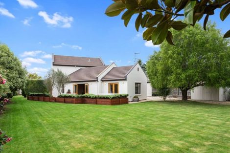 Photo of property in 323 Gardiners Road, Harewood, Christchurch, 8051