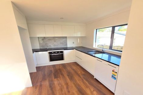 Photo of property in 81 Oreil Avenue, West Harbour, Auckland, 0618