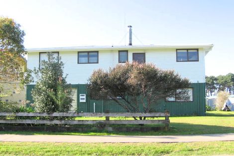 Photo of property in 13 Captain Cook Road, Cooks Beach, Whitianga, 3591
