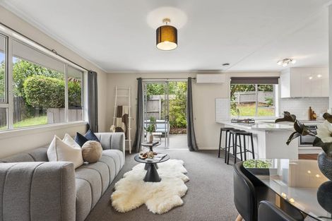Photo of property in 10 Kawaka Street, Titirangi, Auckland, 0604