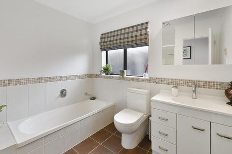 Photo of property in 41 Croftview Road, Wattle Downs, Auckland, 2103