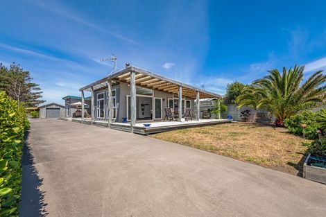 Photo of property in 41 Punga Street, Tangimoana, 4822