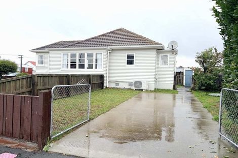 Photo of property in 12 Hardy Street, New Brighton, Christchurch, 8061