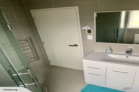 Photo of property in 73 Tamahere Drive, Glenfield, Auckland, 0629