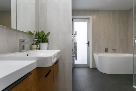 Photo of property in 1 Mahuta Road, Waitahanui, Taupo, 3378