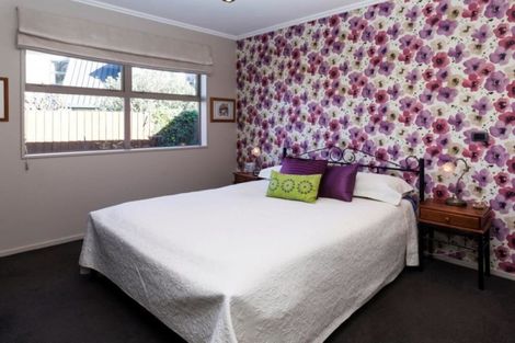 Photo of property in 15 Nightingale Place, Papanui, Christchurch, 8053