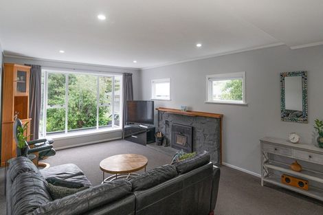 Photo of property in 11 Wairere Grove, Paraparaumu, 5032