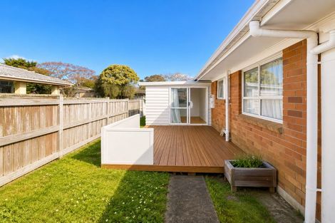 Photo of property in 1/10 Ballater Place, Highland Park, Auckland, 2010