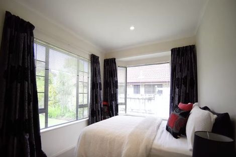 Photo of property in 143 Summerhill Drive, Fitzherbert, Palmerston North, 4410
