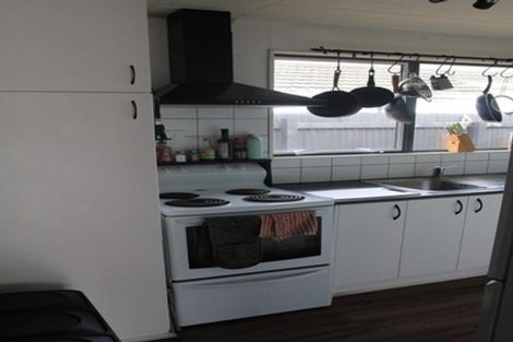 Photo of property in 2/43 Leighton Avenue, Waiwhetu, Lower Hutt, 5010