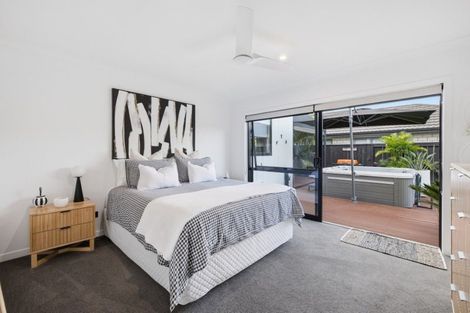 Photo of property in 28 Harding Drive, Papamoa Beach, Papamoa, 3118