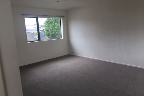 Photo of property in 9b Woodall Place, Totara Vale, Auckland, 0627