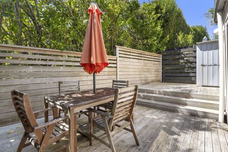 Photo of property in 3/22 Mariposa Crescent, Birkenhead, Auckland, 0626