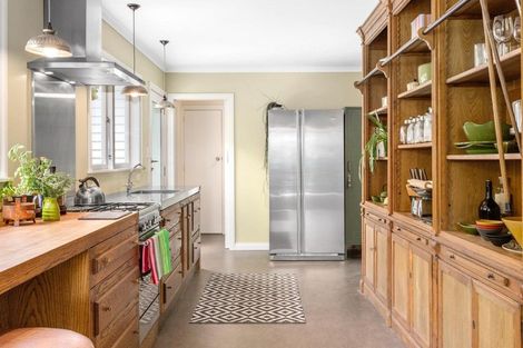 Photo of property in 19 Paremata Crescent, Paremata, Porirua, 5024