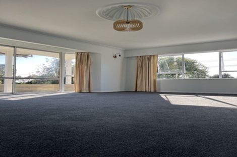Photo of property in 54 Wairau Road, Oakura, 4314