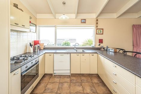 Photo of property in 4 Kapiti Terrace, Castlecliff, Whanganui, 4501