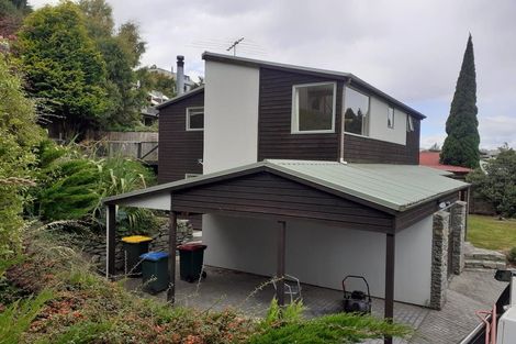 Photo of property in 19 Wye Place, Fernhill, Queenstown, 9300
