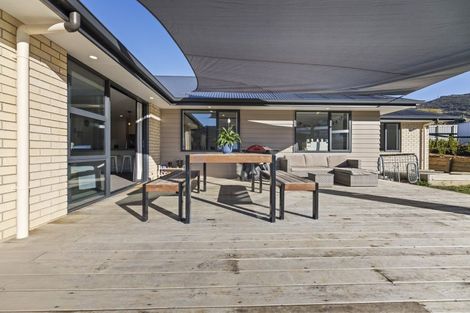 Photo of property in 18 Goddard Way, Sawyers Bay, Port Chalmers, 9023