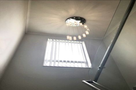 Photo of property in 3205a Great North Road, New Lynn, Auckland, 0600