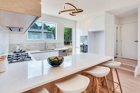 Photo of property in 68 Channel View Road, Campbells Bay, Auckland, 0630