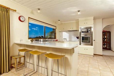 Photo of property in 4 Honeysuckle Lane, Mairangi Bay, Auckland, 0630