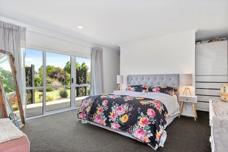 Photo of property in 6 Royal Ascot Drive, Papamoa Beach, Te Puke, 3187