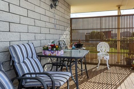 Photo of property in 32 Dillon Drive, Bell Block, New Plymouth, 4312