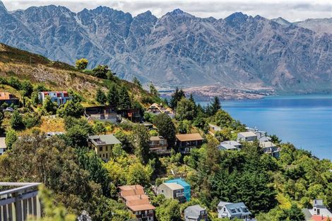 Photo of property in 18b Mackinnon Terrace, Sunshine Bay, Queenstown, 9300