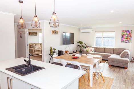 Photo of property in 15 Magnolia Crescent, Tawhero, Whanganui, 4501