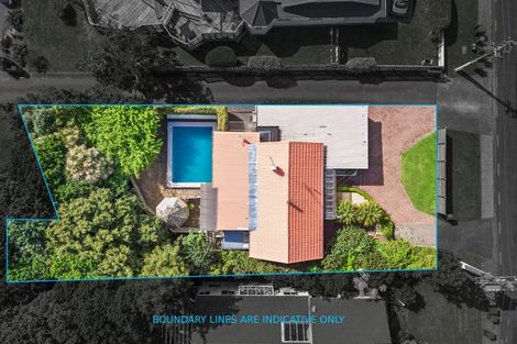 Photo of property in 60 Beach Road, Mellons Bay, Auckland, 2014